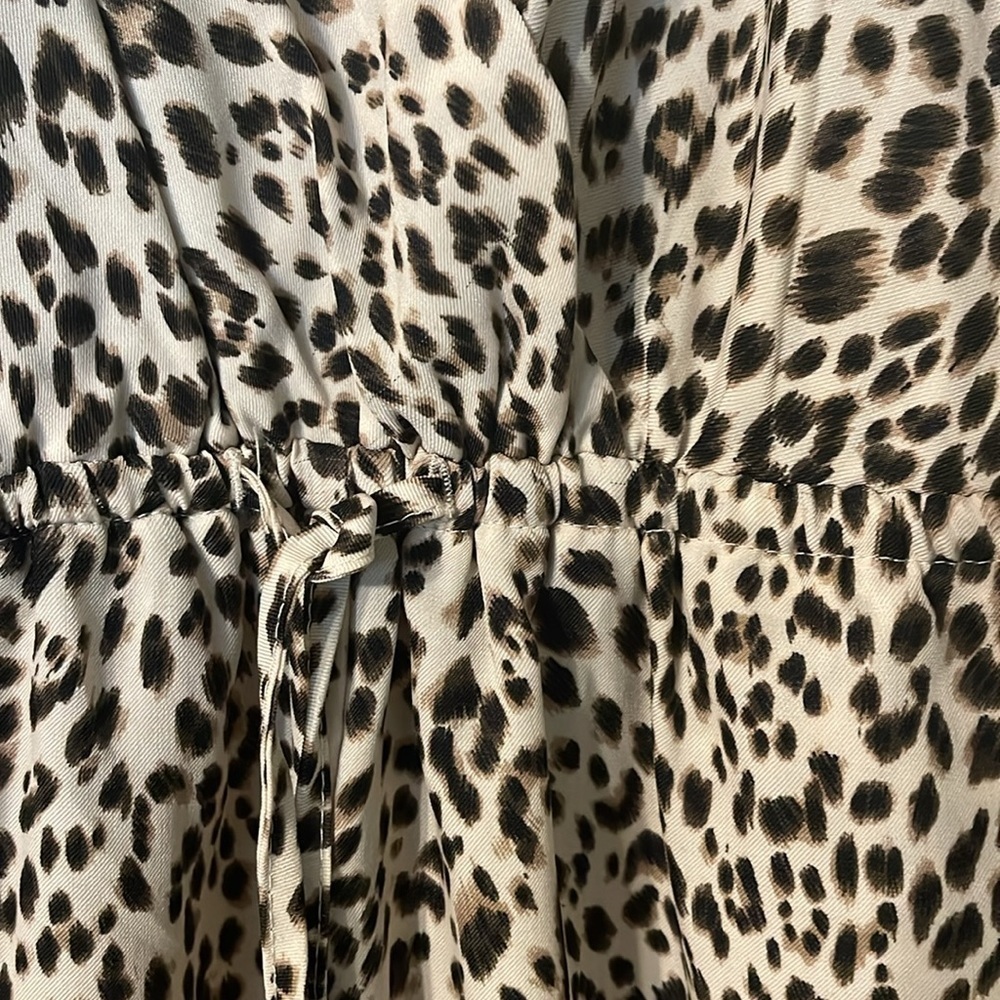 - Storia women’s size small cheetah print jumpsuit - Picture 3 of 5